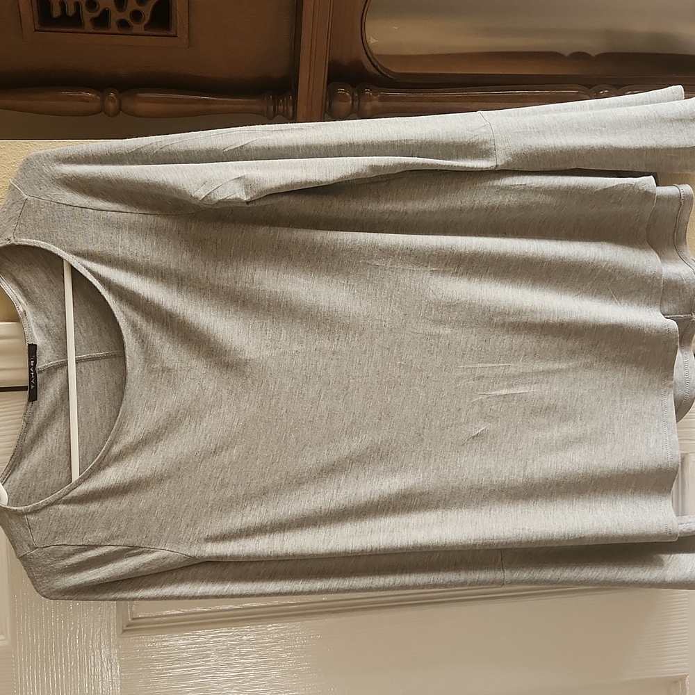 Tahari, Gray top with long bell sleeves, Sz XS - Picture 6 of 10